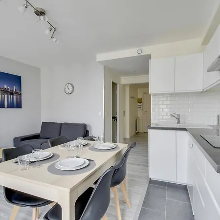 Chic And Spacious Apart With Parking Cergy Extérieur photo