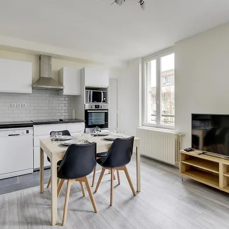 Chic And Spacious Apart With Parking Cergy Extérieur photo