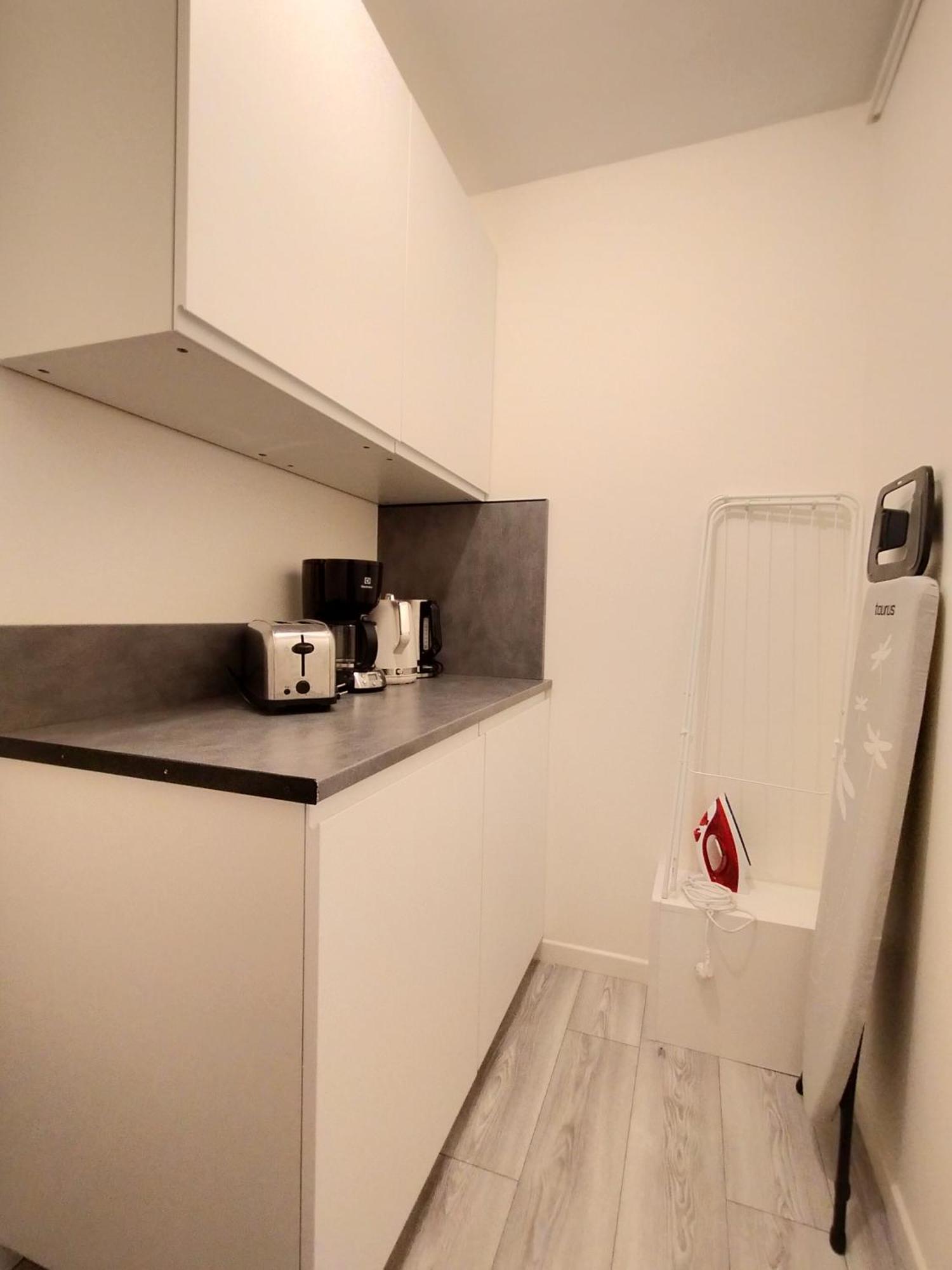 Chic And Spacious With Parking Appartement *
